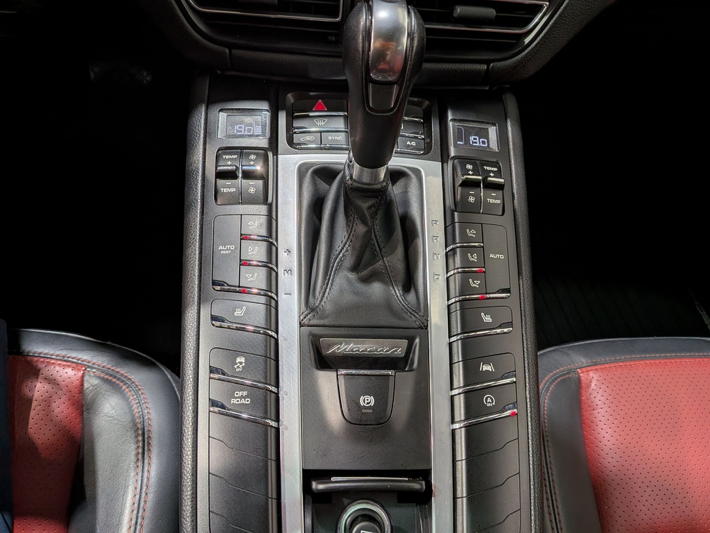 Porsche Macan 2021