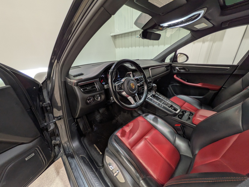 Porsche Macan 2021