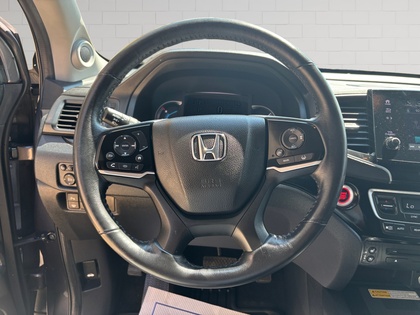 used 2022 Honda Pilot car, priced at $43,900