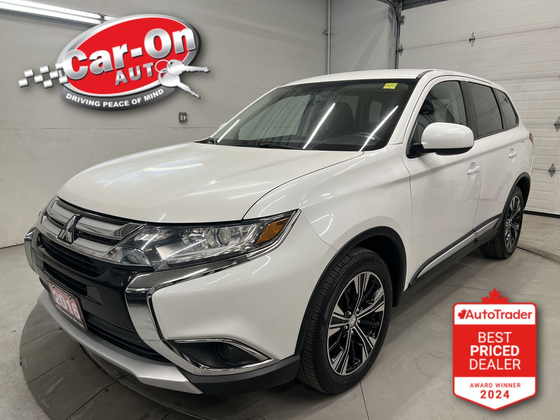 White 2016 Mitsubishi Outlander ES S-AWC SUV / Crossover All-Wheel Drive Automatic