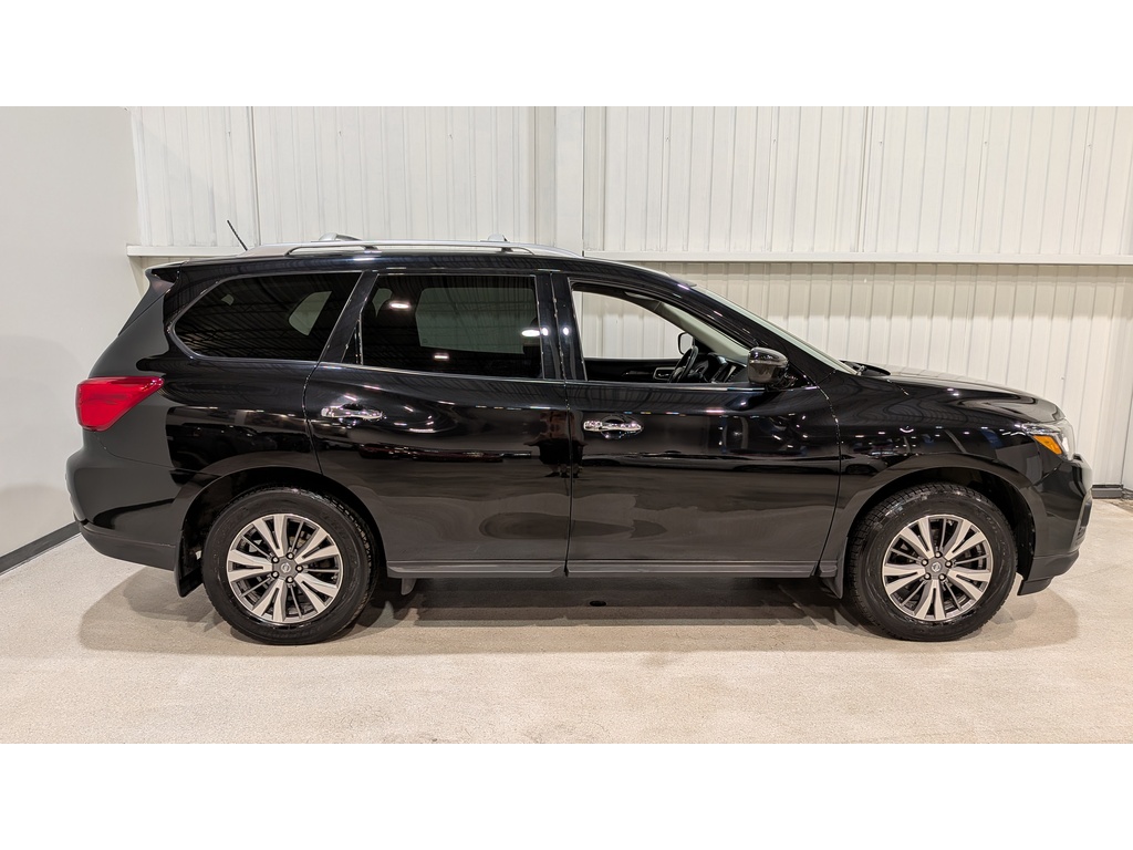 Nissan Pathfinder 2018