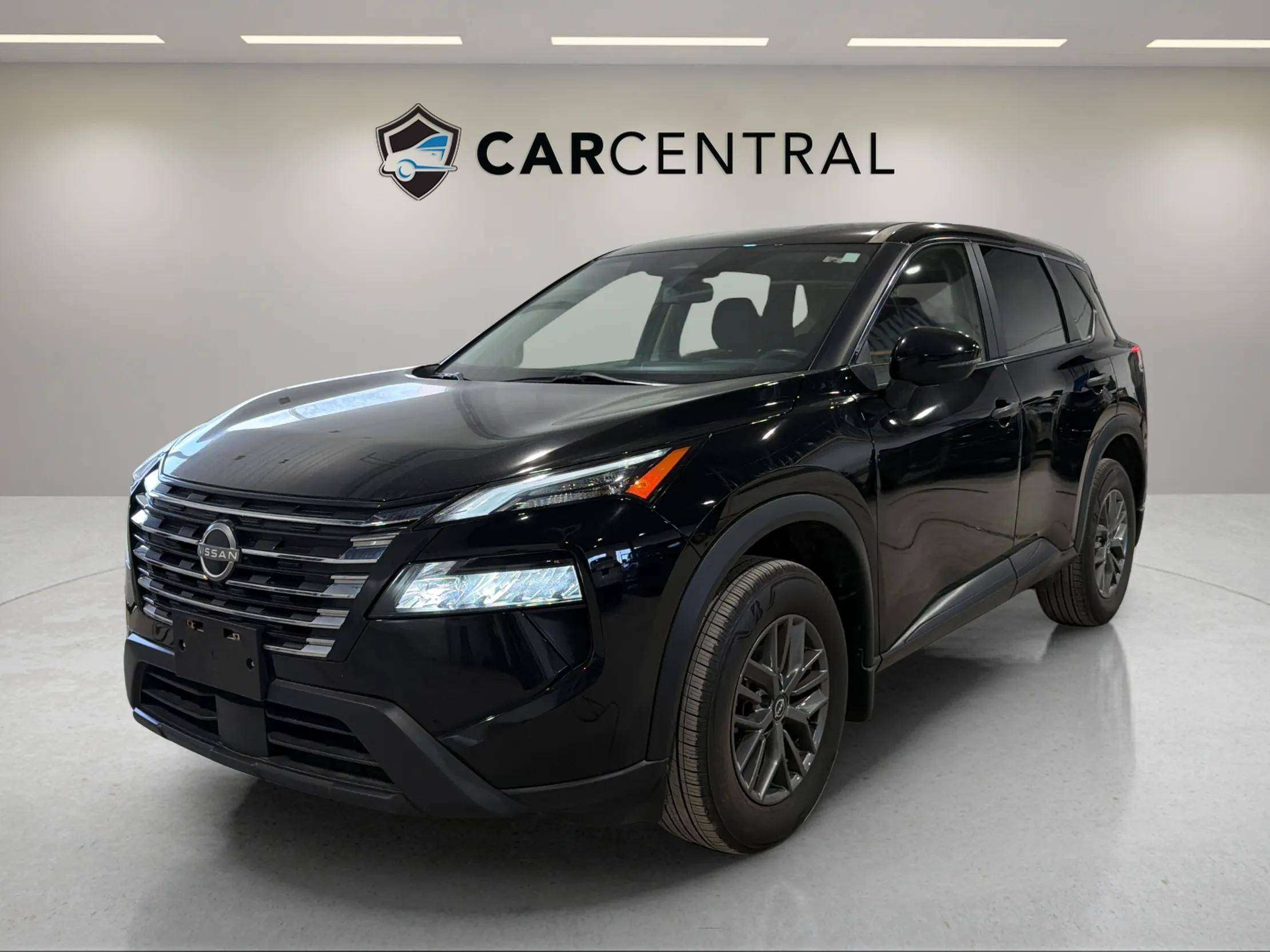 Black 2024 Nissan Rogue S AWD SUV / Crossover All-Wheel Drive Continuously Variable Transmission