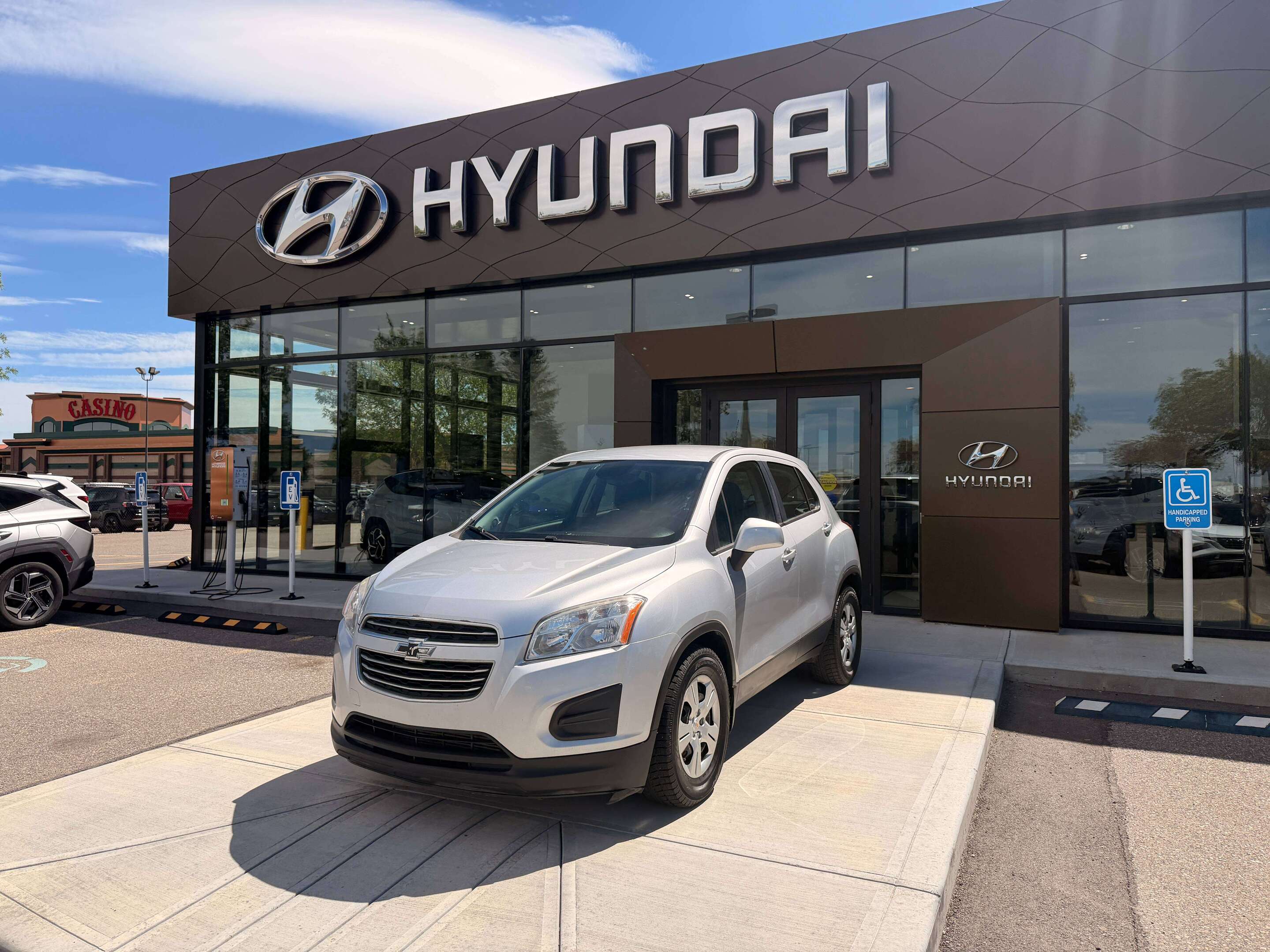 Silver 2016 Chevrolet Trax LS FWD SUV / Crossover Front-Wheel Drive Manual