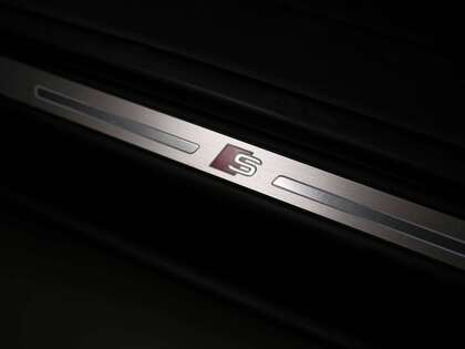 used 2022 Audi Q8 car, priced at $43,900