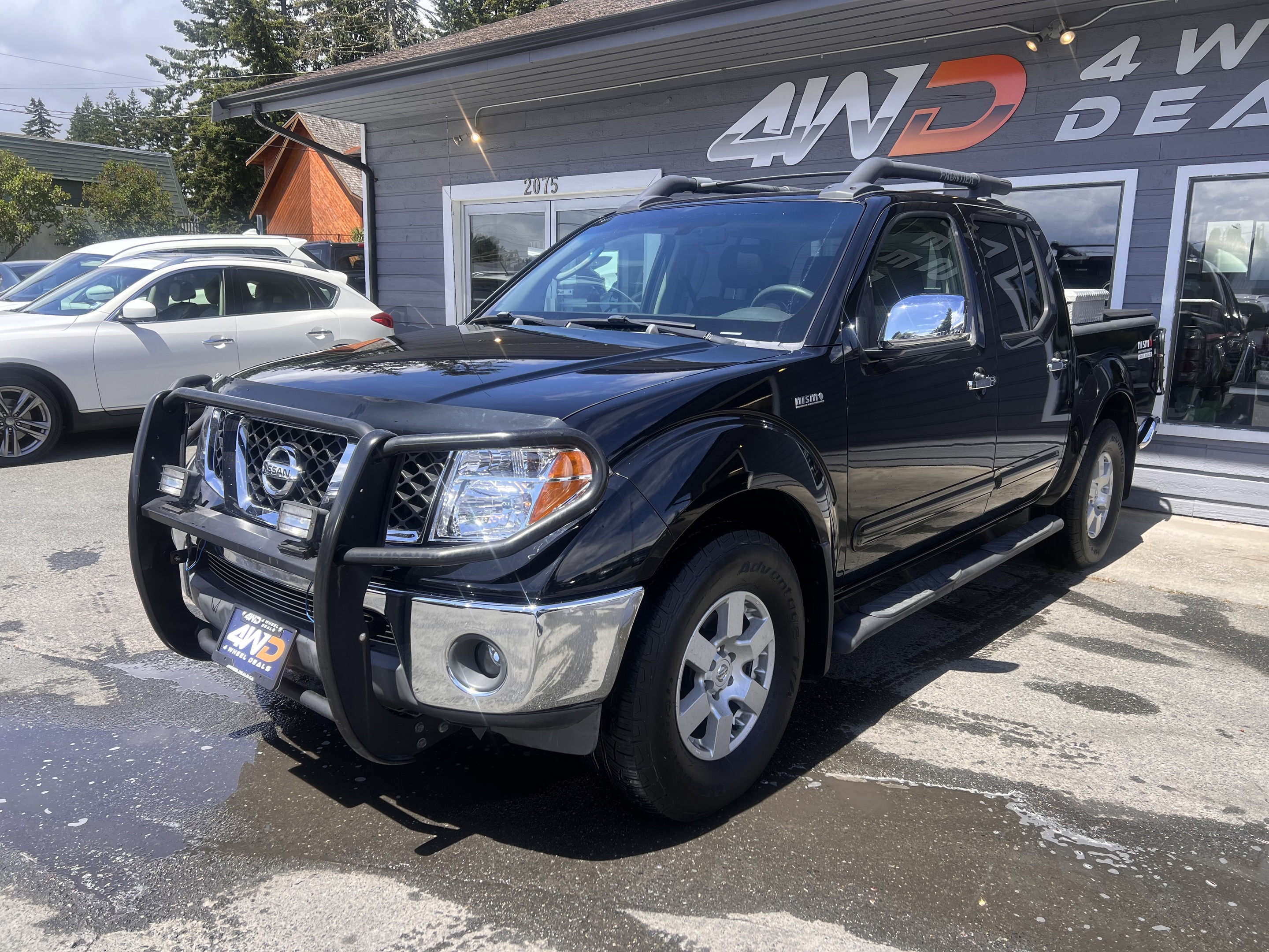 2006 Nissan Frontier Nismo 4dr Crew Cab 4WD SB Pickup Truck Four-Wheel Drive 5-Speed Automatic