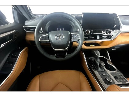 used 2023 Toyota Highlander car, priced at $54,998