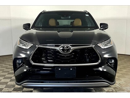 used 2023 Toyota Highlander car, priced at $54,998