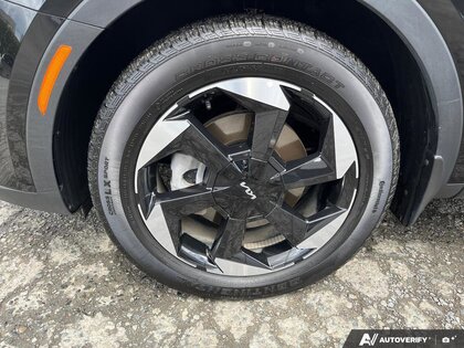used 2025 Kia Sorento Plug-In Hybrid car, priced at $48,888
