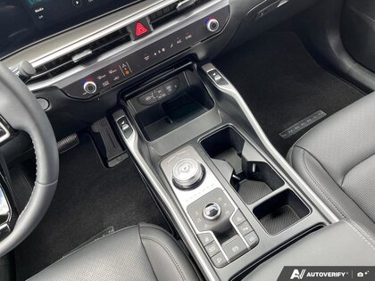 used 2025 Kia Sorento Plug-In Hybrid car, priced at $48,888