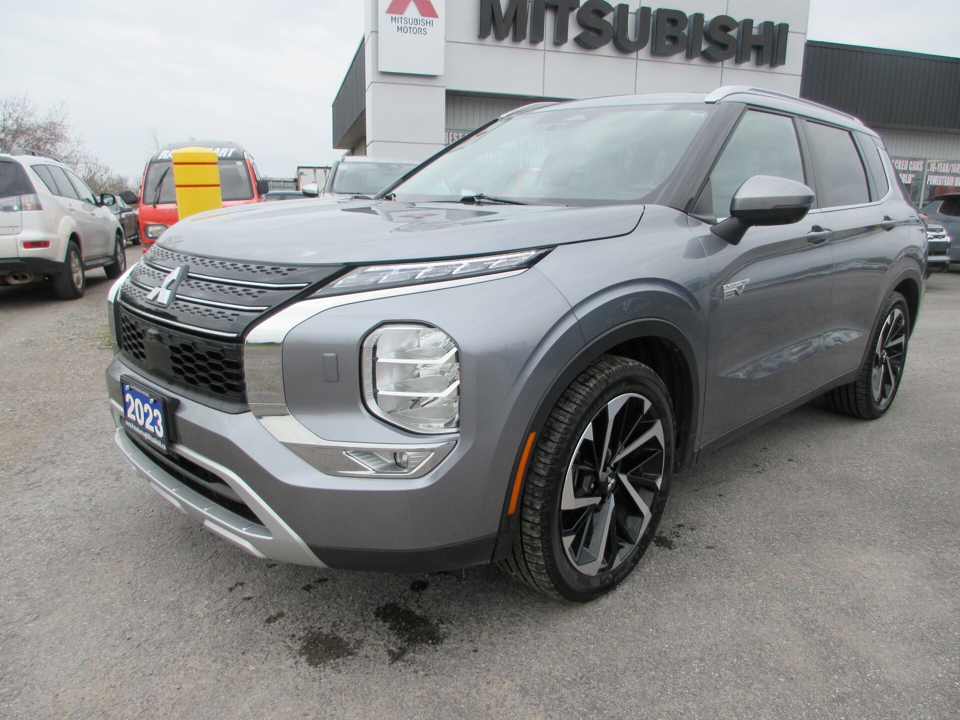 2023 Mitsubishi Outlander PHEV SEL AWC
