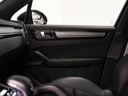 used 2023 Porsche Cayenne car