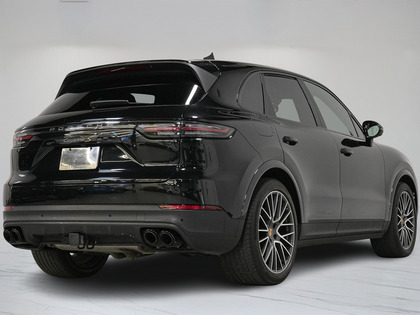 used 2023 Porsche Cayenne car