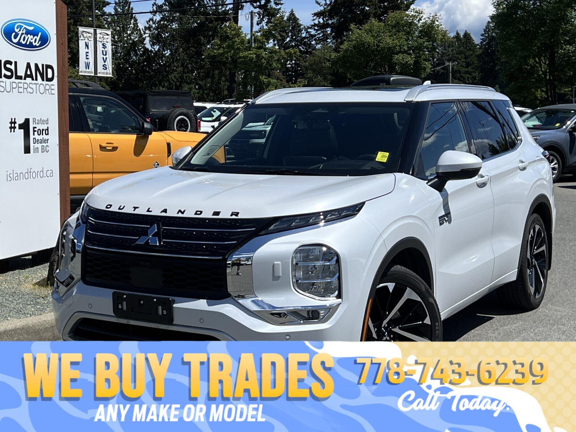 White 2023 Mitsubishi Outlander Hybrid Plug-in GT S-AWC SUV / Crossover Automatic