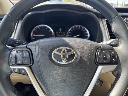 used 2016 Toyota Highlander car, priced at $24,995