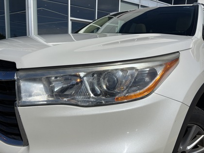 used 2016 Toyota Highlander car, priced at $24,995