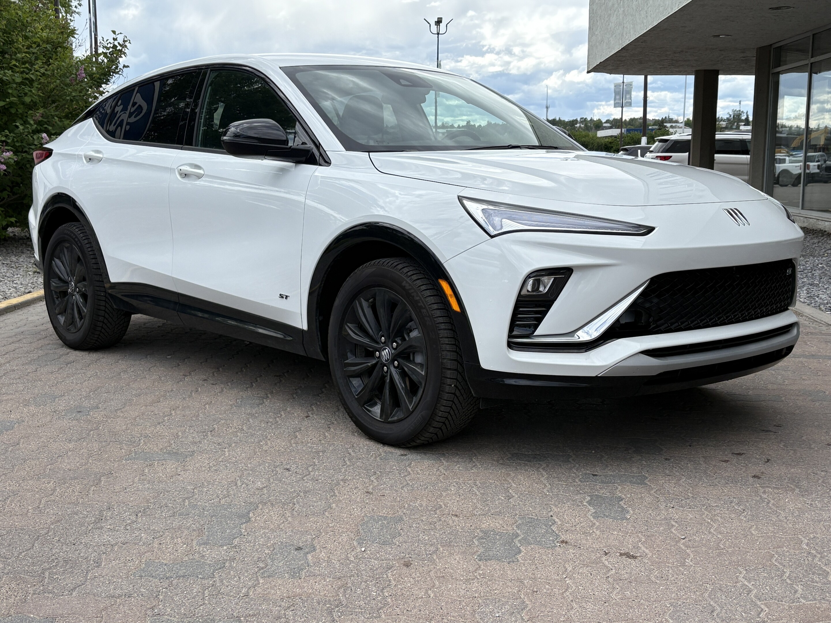 White 2026 Buick Envista Sport Touring FWD SUV / Crossover Front-Wheel Drive 6-Speed Automatic