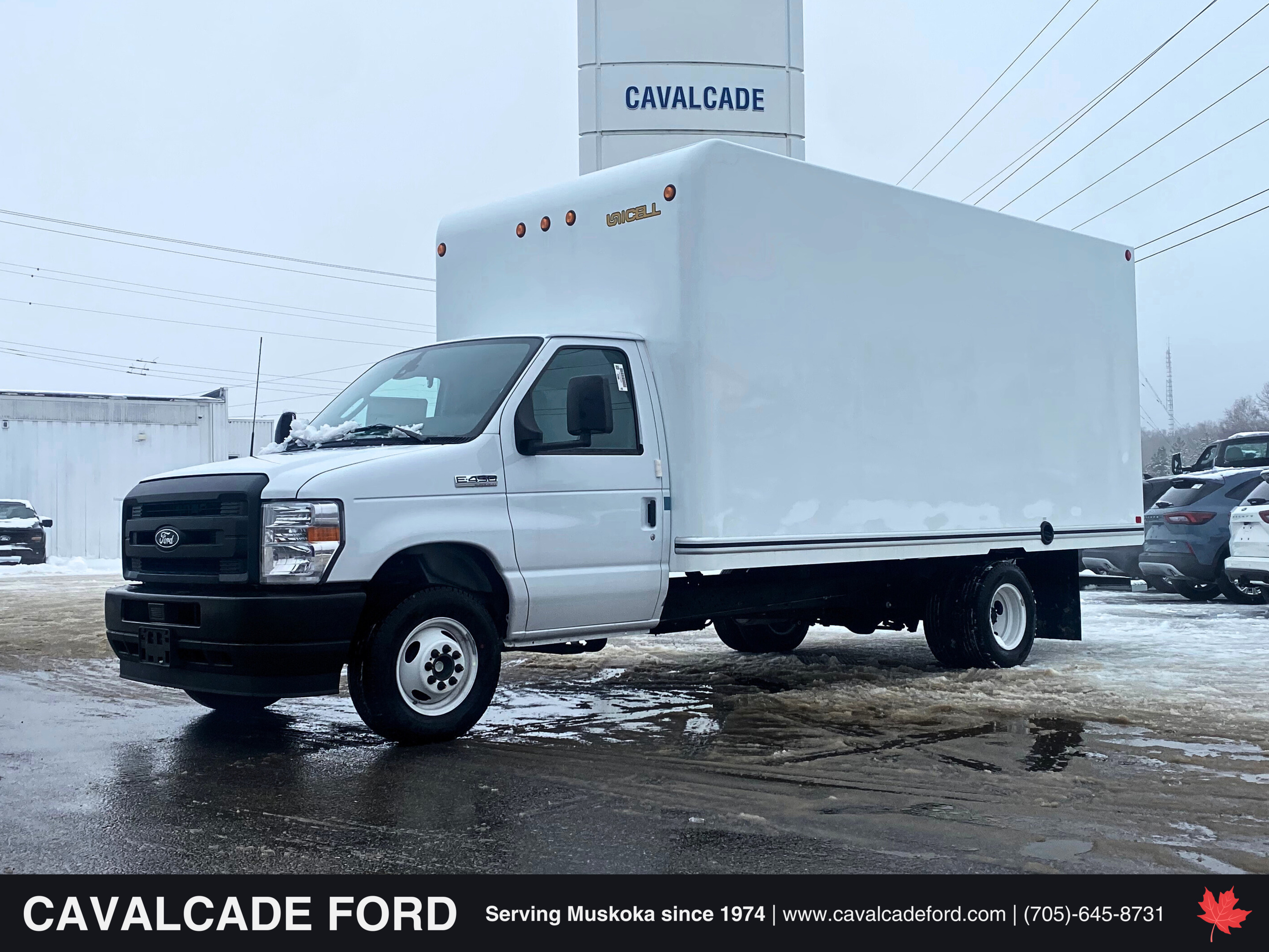 White 2026 Ford E-Series Chassis E-450 SD Cutaway 176 DRW RWD Pickup Truck Rear-Wheel Drive Automatic