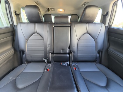 used 2021 Toyota Highlander car, priced at $39,995