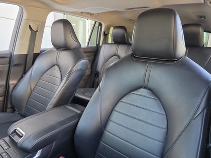 used 2021 Toyota Highlander car, priced at $39,995