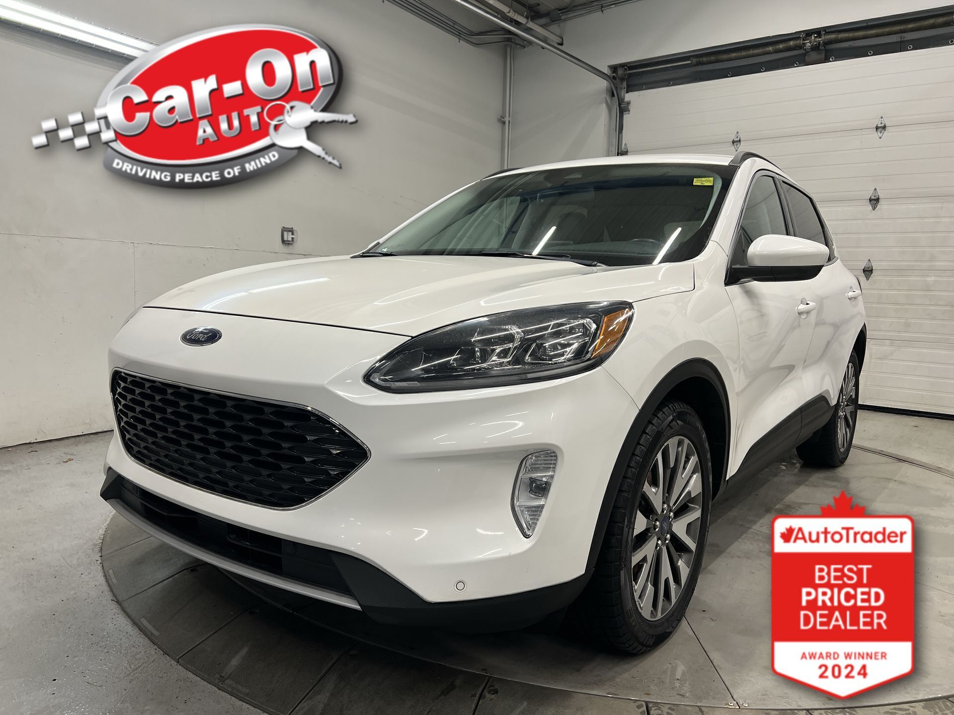 White 2022 Ford Escape Titanium AWD SUV / Crossover All-Wheel Drive Automatic