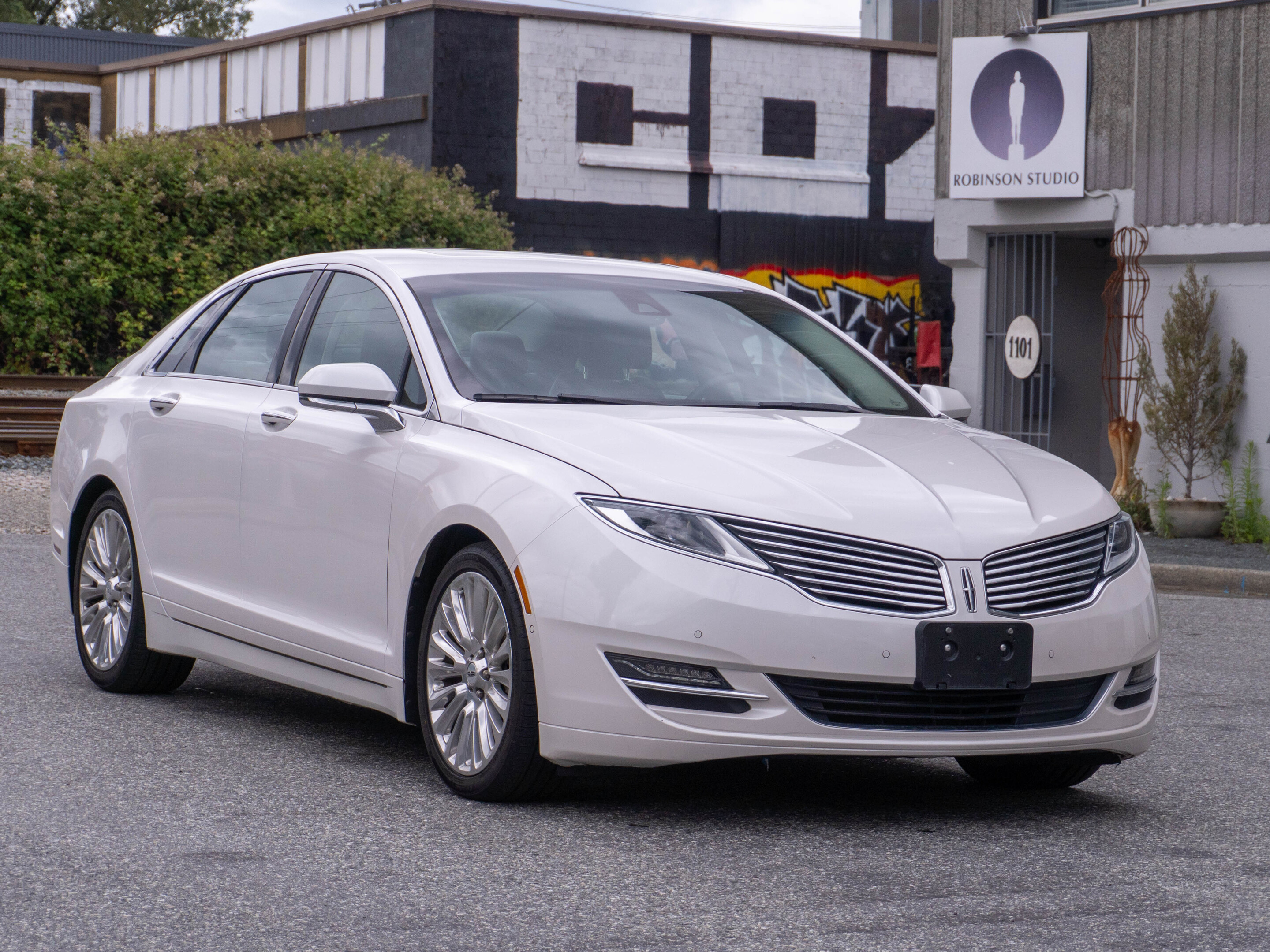 White 2013 Lincoln MKZ V6 AWD Sedan All-Wheel Drive 6-Speed Automatic