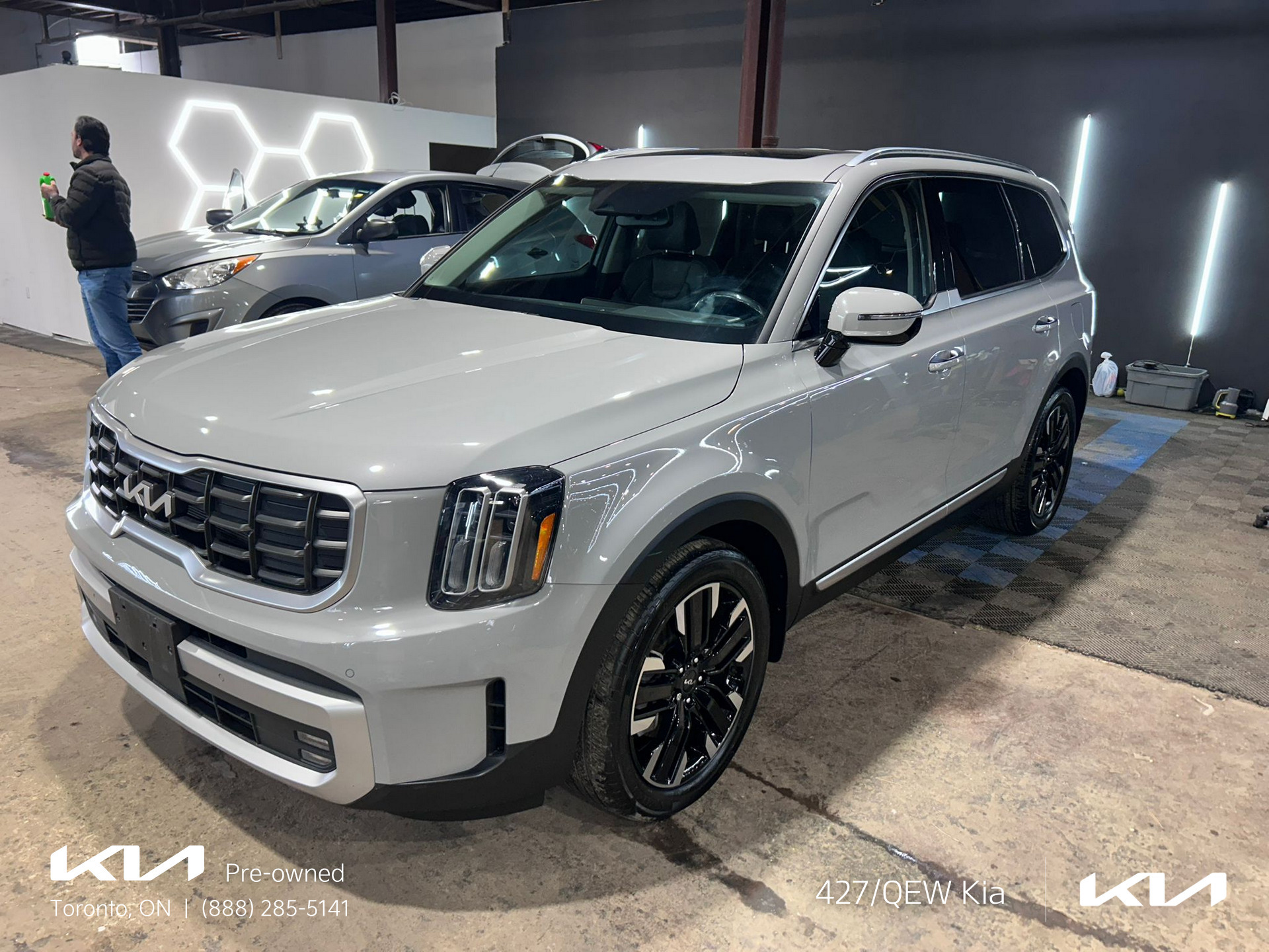 Gray 2023 Kia Telluride SX AWD SUV / Crossover All-Wheel Drive 8-Speed Automatic