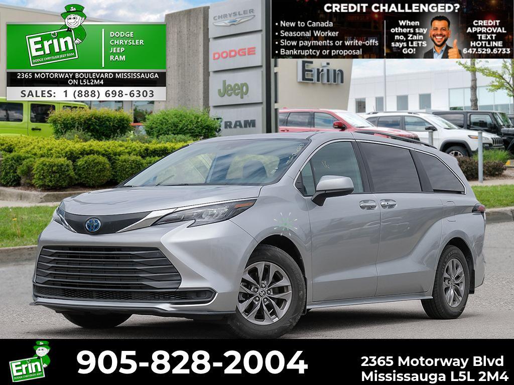 Silver 2025 Toyota Sienna XLE 8-Passenger FWD Minivan Front-Wheel Drive Continuously Variable Transmission