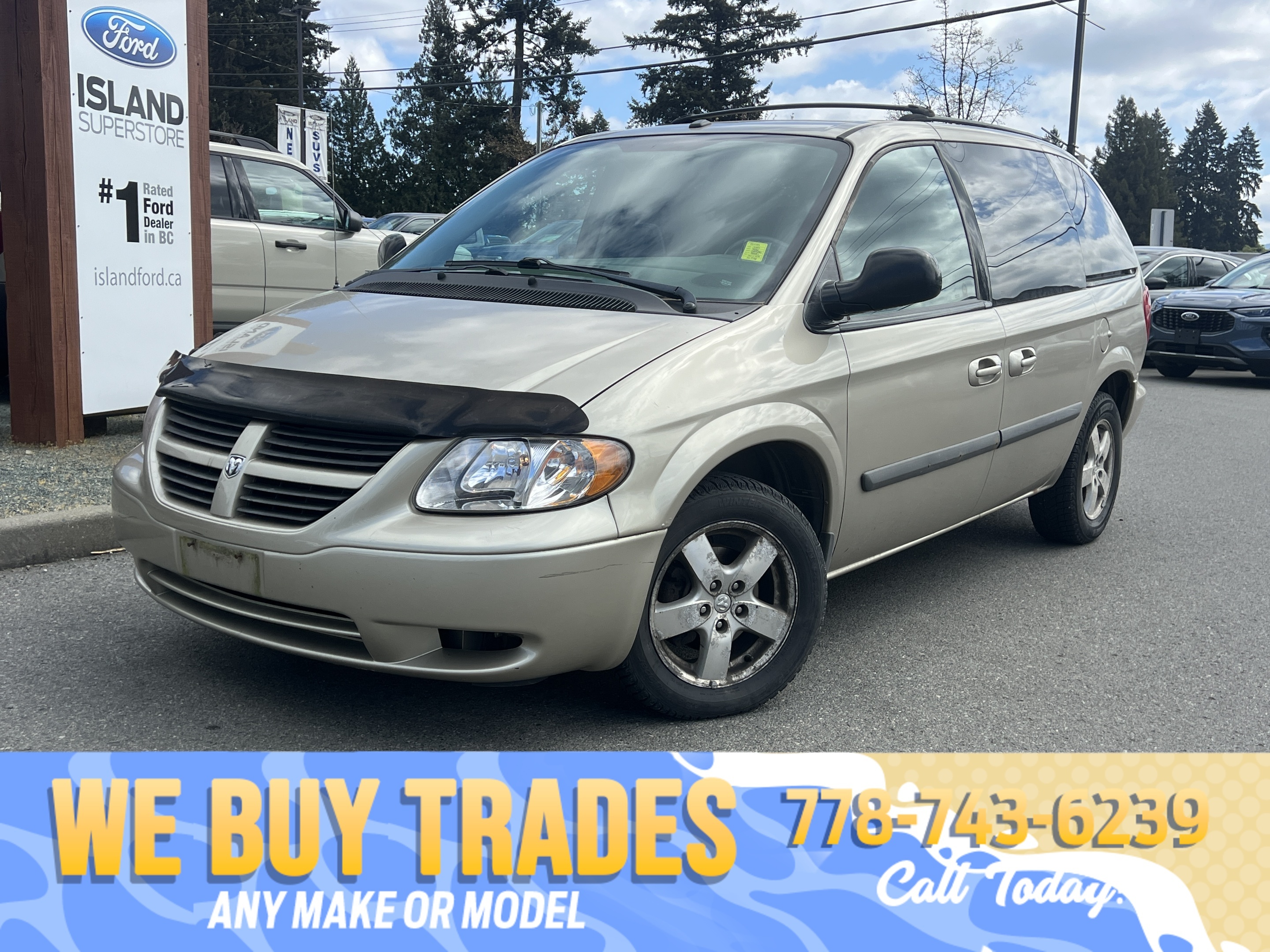 Gold 2007 Dodge Caravan SXT FWD Minivan Front-Wheel Drive Automatic