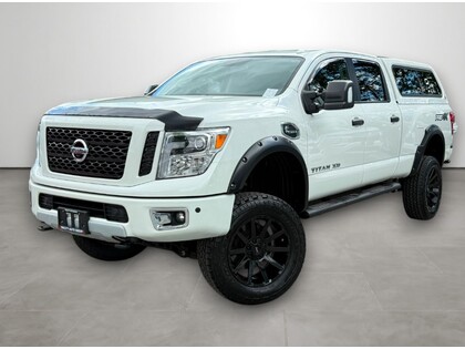 White 2019 Nissan Titan XD PRO-4X Crew Cab 4WD Pickup Truck Four-Wheel Drive 6-Speed Automatic