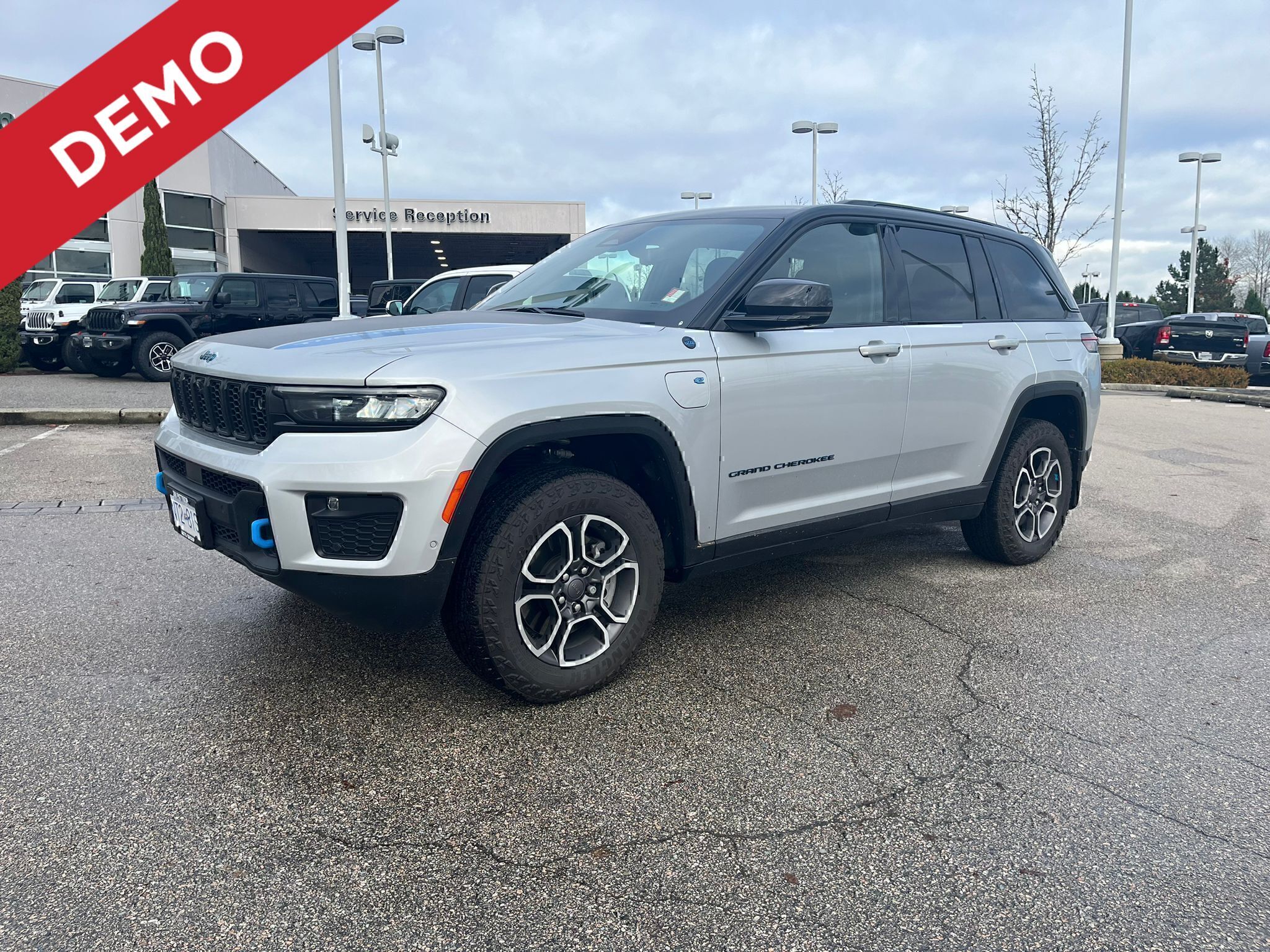 Silver 2023 Jeep Grand Cherokee 4xe Trailhawk 4WD SUV / Crossover Four-Wheel Drive Automatic