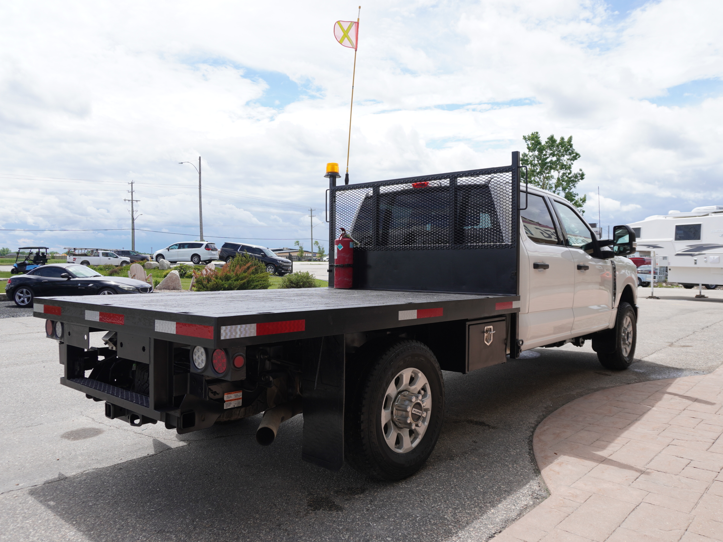 2023 Ford F-350 Super Duty XLT Crew Cab 4WD