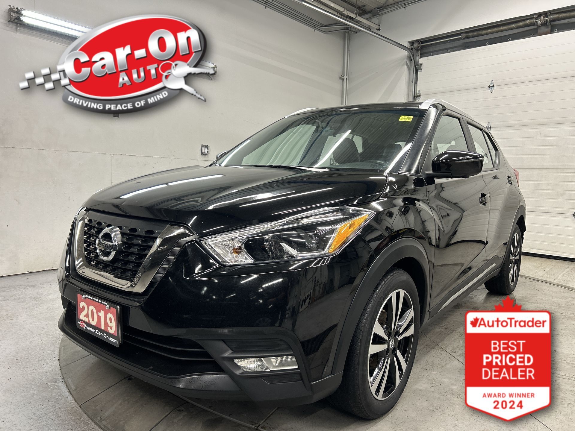 Black 2019 Nissan Kicks SR FWD SUV / Crossover Front-Wheel Drive Automatic