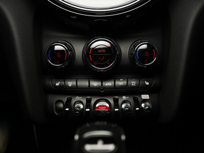 used 2023 MINI 5 Door car, priced at $25,900