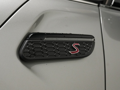 used 2023 MINI 5 Door car, priced at $25,900