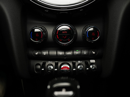 used 2023 MINI 5 Door car, priced at $25,900