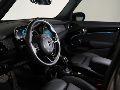 used 2023 MINI 5 Door car, priced at $25,900