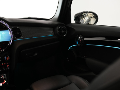 used 2023 MINI 5 Door car, priced at $25,900