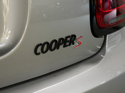 used 2023 MINI 5 Door car, priced at $25,900