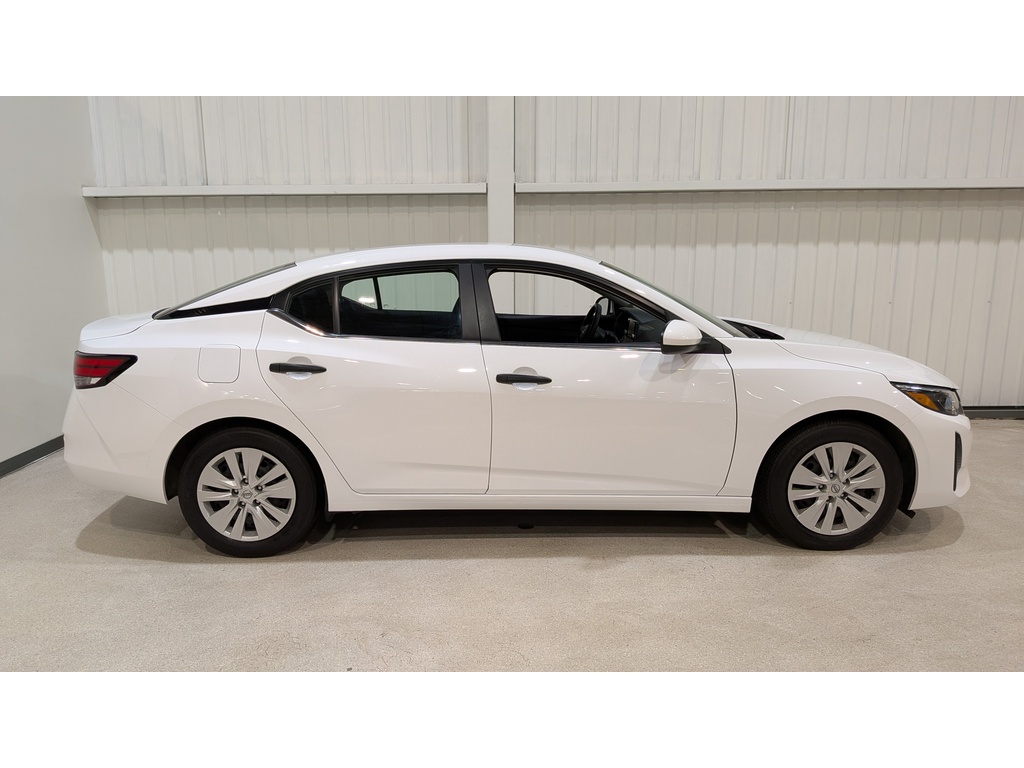 Nissan Sentra 2024