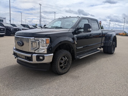 Black 2022 Ford F-350 Super Duty Lariat Crew Cab LB DRW 4WD Pickup Truck Four-Wheel Drive