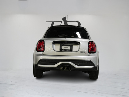 used 2023 MINI 5 Door car, priced at $25,900