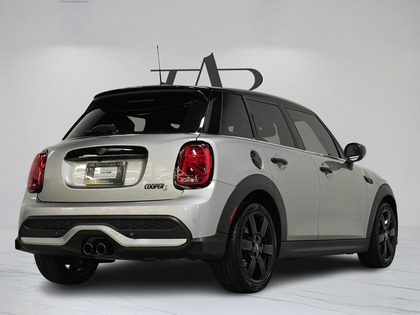 used 2023 MINI 5 Door car, priced at $25,900
