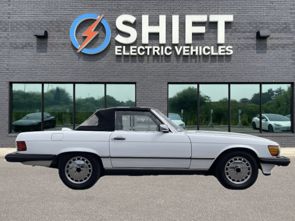 White 1987 Mercedes-Benz SL-Class 560SL Convertible Rear-Wheel Drive