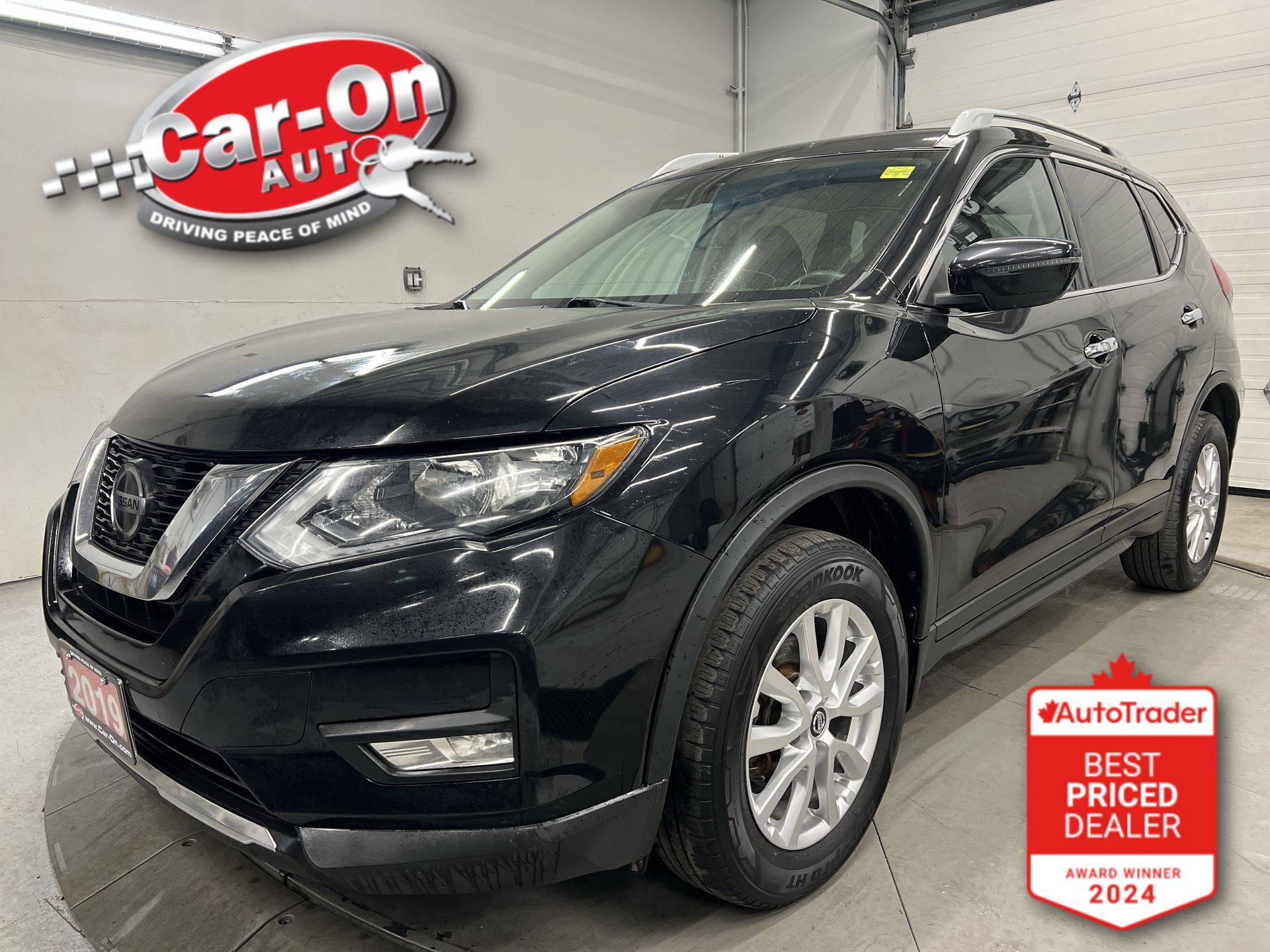 Black 2019 Nissan Rogue SV AWD SUV / Crossover All-Wheel Drive Automatic
