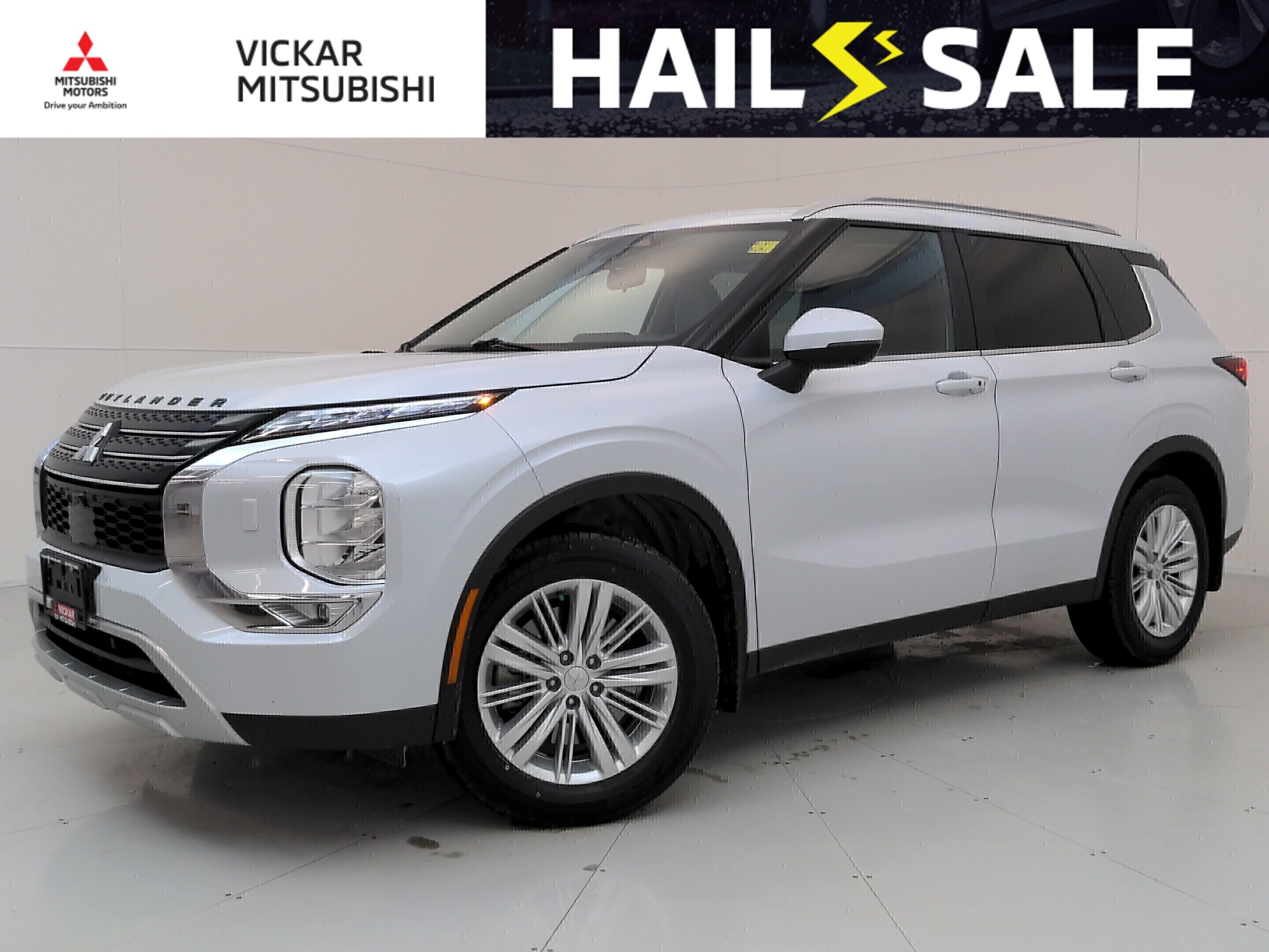 White 2024 Mitsubishi Outlander LE S-AWC SUV / Crossover Automatic