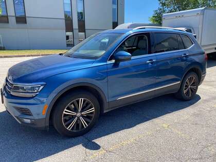 Blue 2018 Volkswagen Tiguan Highline 4Motion SUV / Crossover 8-Speed Automatic