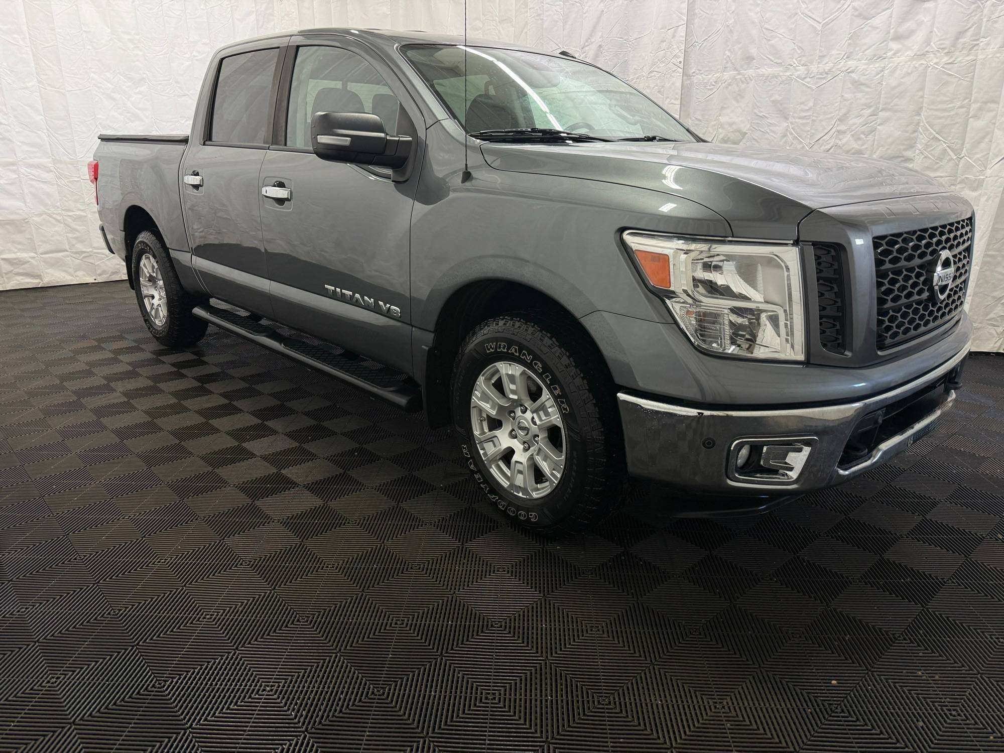 2019 Nissan Titan SV Crew Cab 4WD