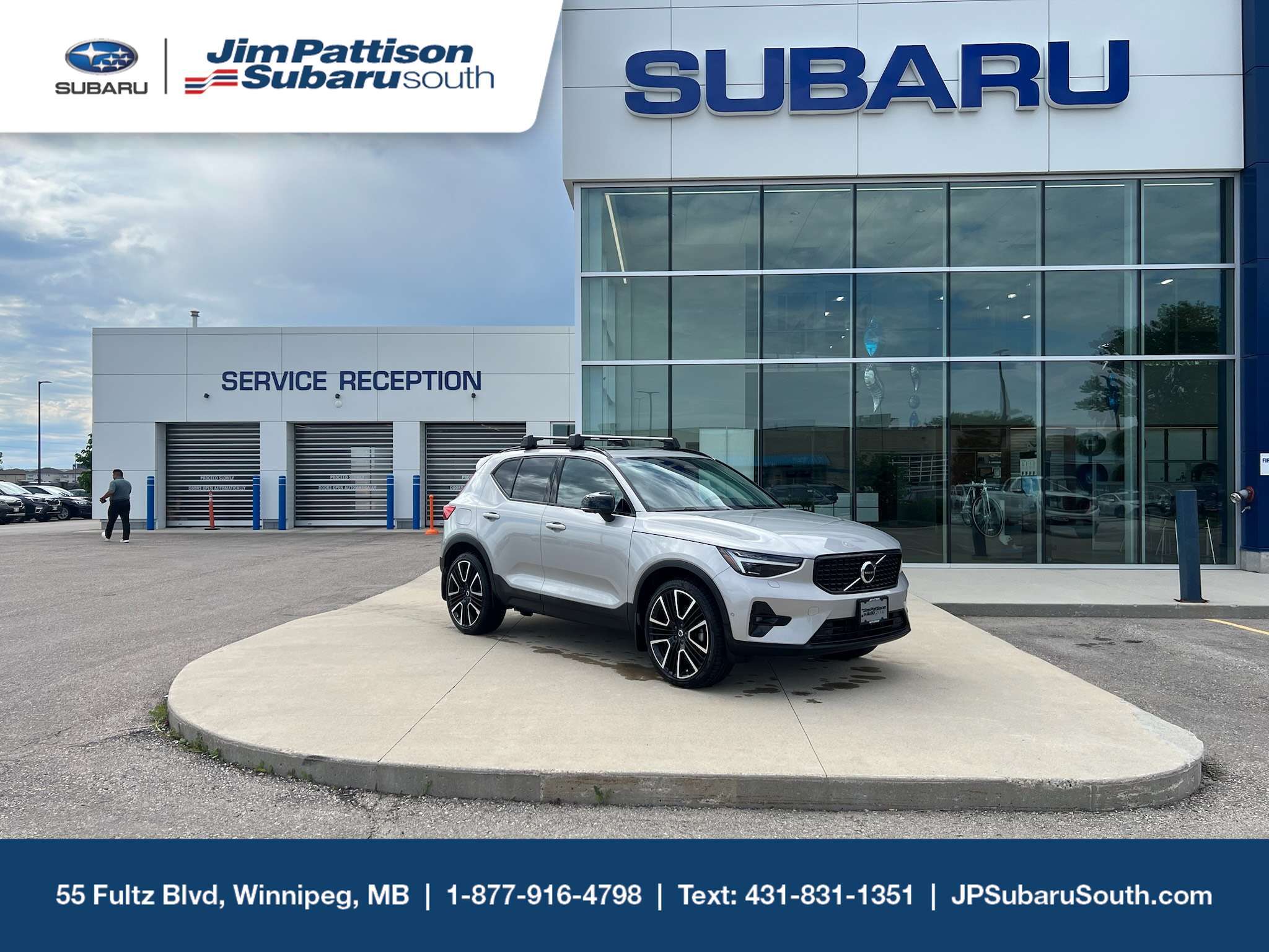 2024 Volvo XC40 B5 Ultimate Dark Theme AWD