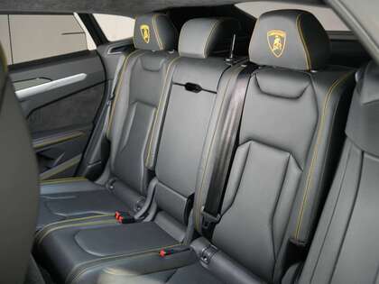 used 2022 Lamborghini Urus car, priced at $259,900