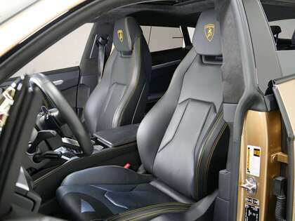 used 2022 Lamborghini Urus car, priced at $259,900